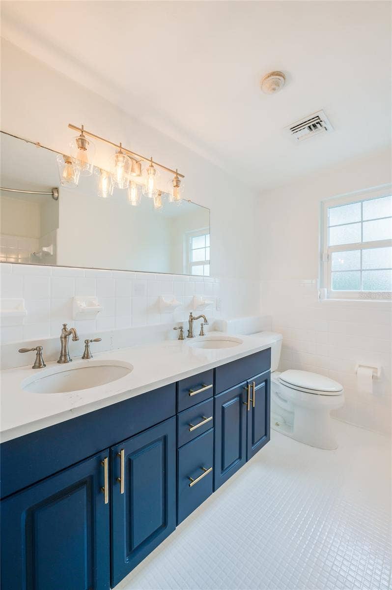 835 JOHN ANDERSON DRIVE, Ormond Beach, FL 32176 835 JOHN ANDERSON DRIVE, Ormond Beach, FL 32176