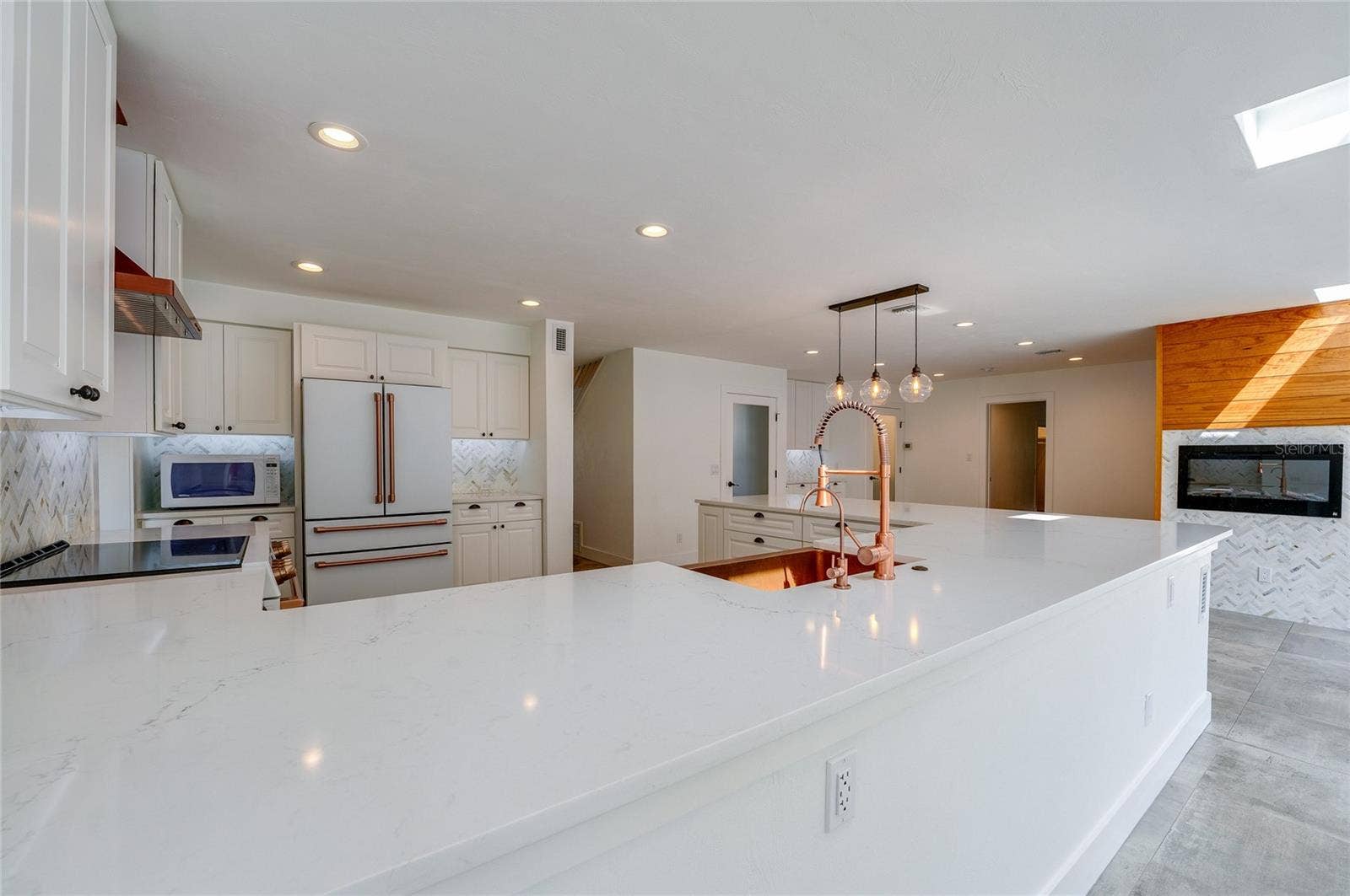 835 JOHN ANDERSON DRIVE, Ormond Beach, FL 32176 835 JOHN ANDERSON DRIVE, Ormond Beach, FL 32176