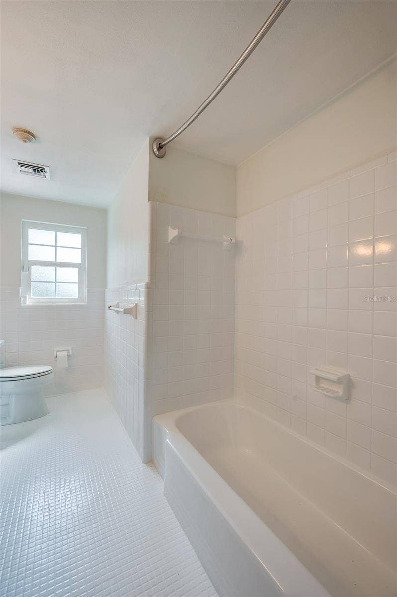 835 JOHN ANDERSON DRIVE, Ormond Beach, FL 32176 835 JOHN ANDERSON DRIVE, Ormond Beach, FL 32176