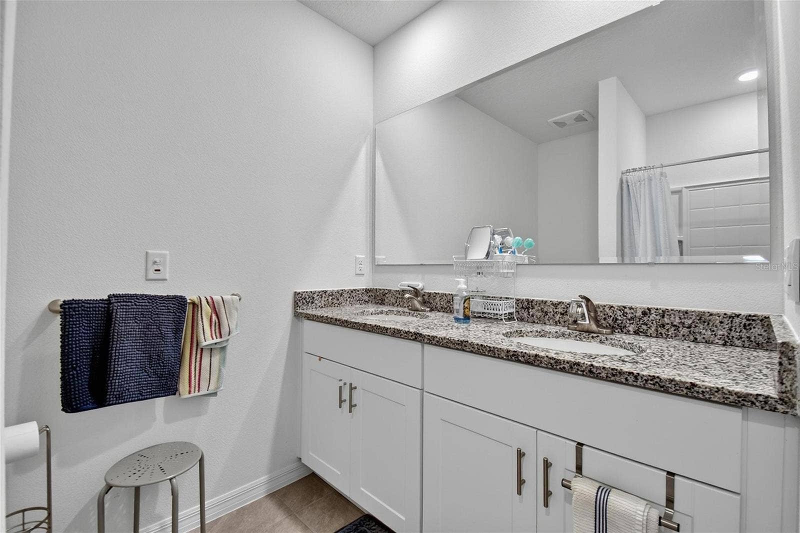1337 CORK DRIVE, Ormond Beach, FL 32174 Primary bathroom