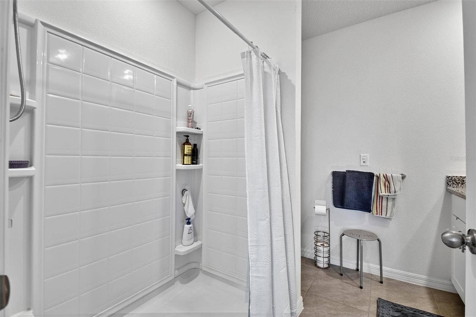 1337 CORK DRIVE, Ormond Beach, FL 32174 Primary bathroom
