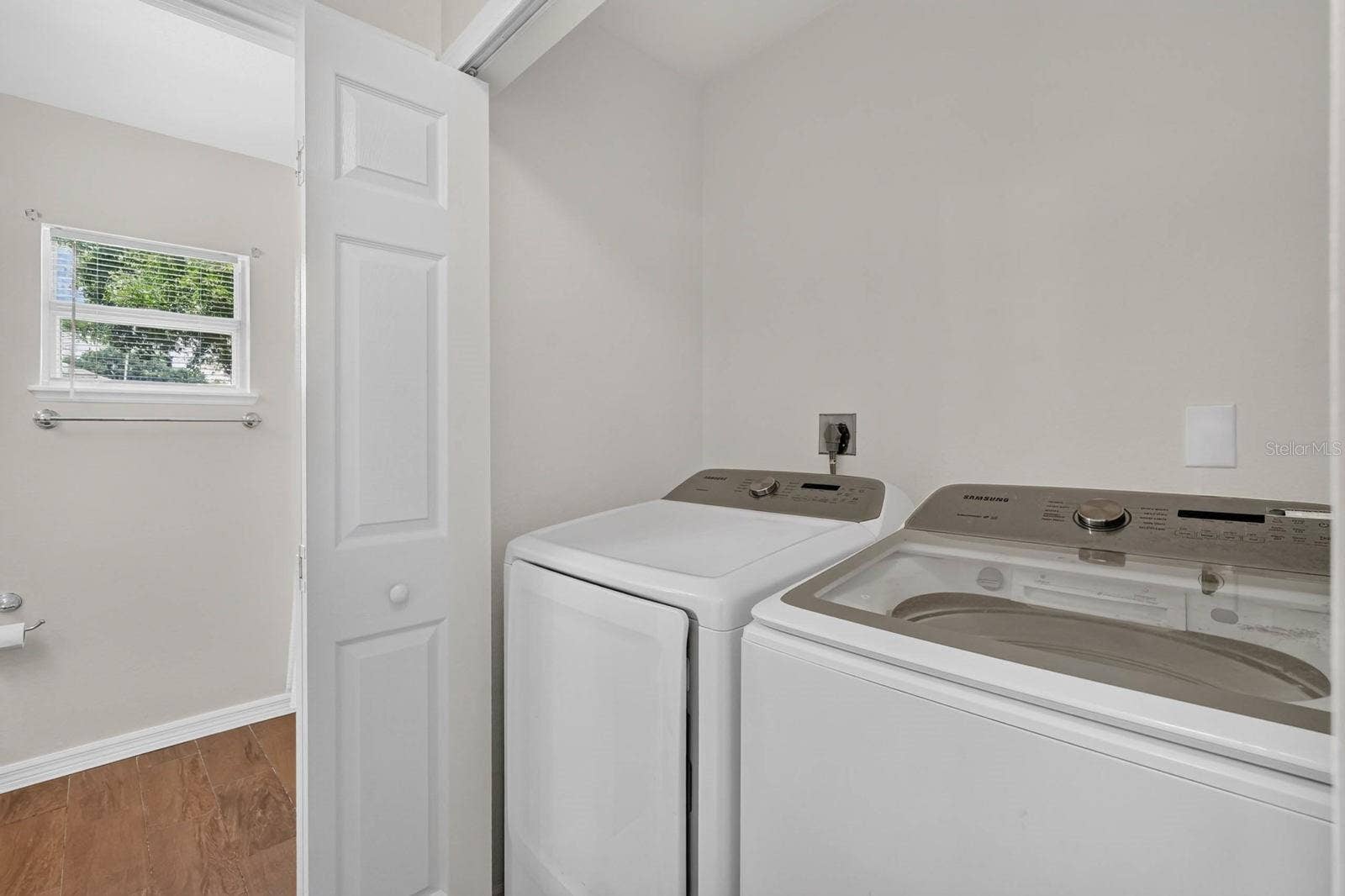 99 PICKERING DRIVE, Palm Coast, FL 32164 Laundry closet