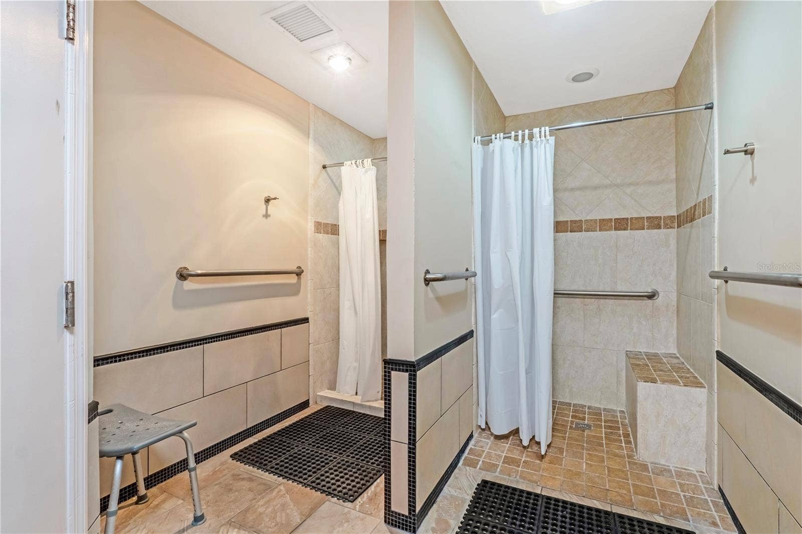 3 OCEANS WEST BOULEVARD, #2B2, Daytona Beach Shores, FL 32118 3 OCEANS WEST BOULEVARD, #2B2, Daytona Beach Shores, FL 32118