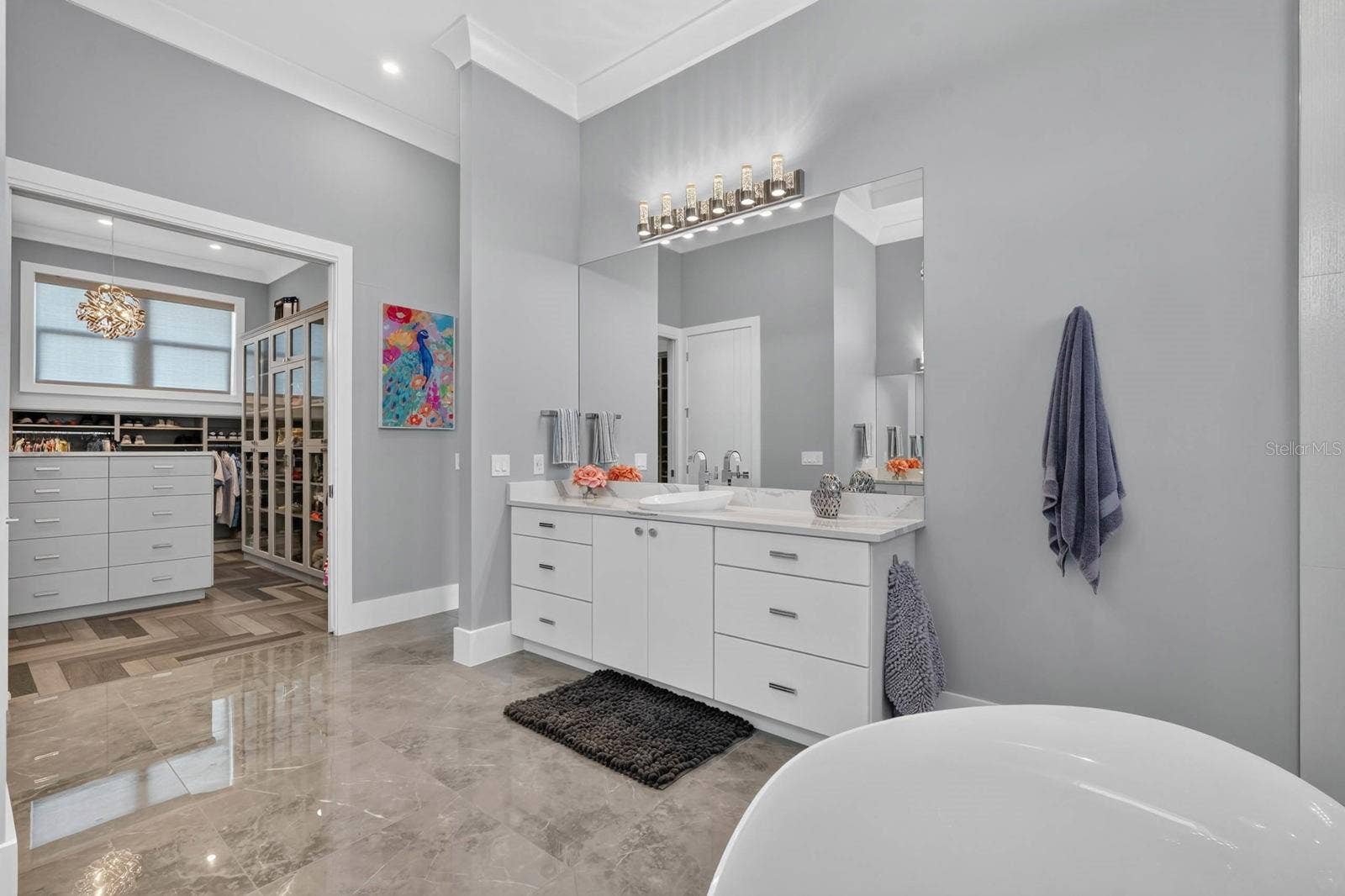 304 YACHT HARBOR DRIVE, Palm Coast, FL 32137 A primary bath that feels more like a private spa.