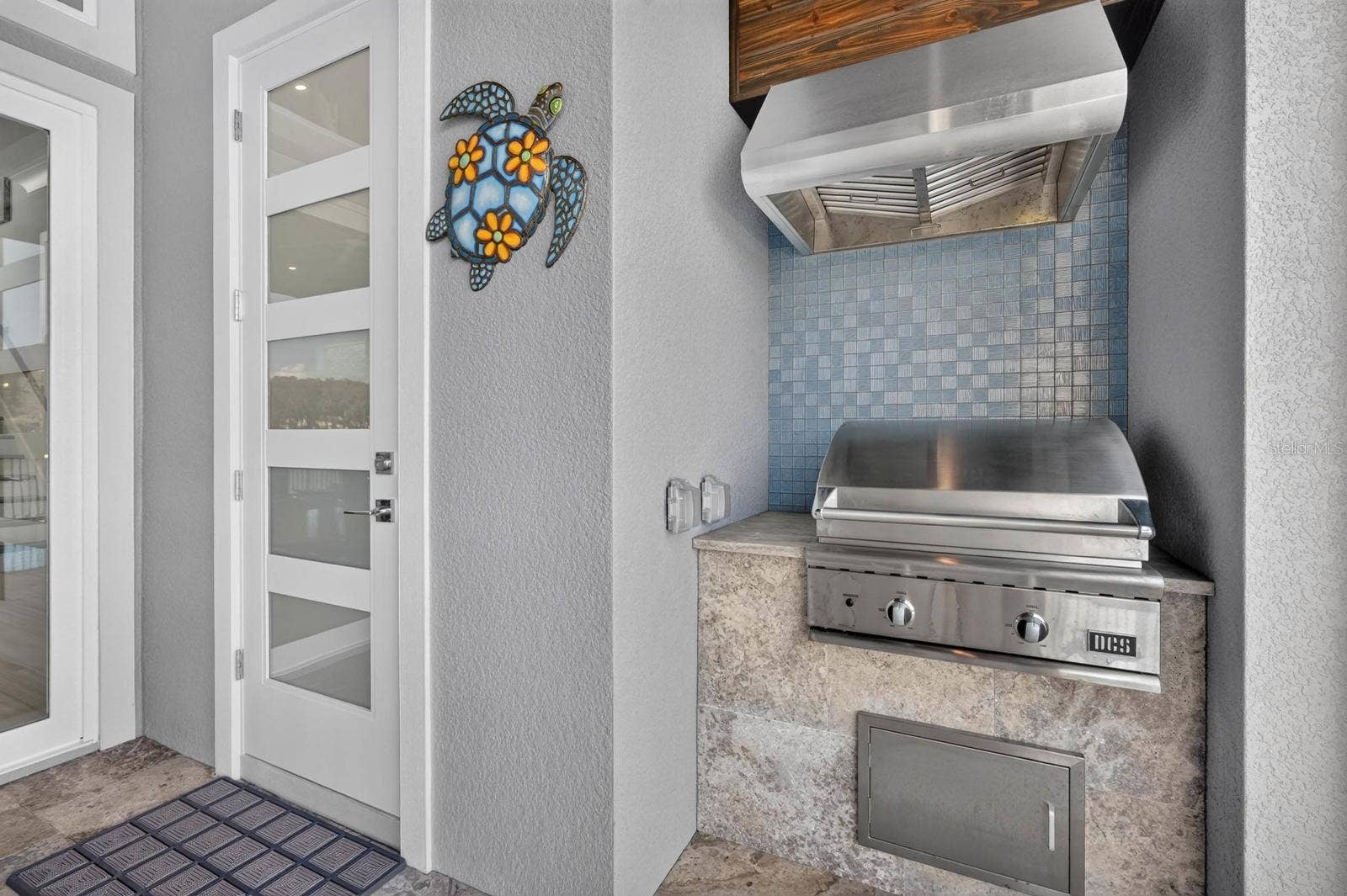 304 YACHT HARBOR DRIVE, Palm Coast, FL 32137 Grill. Gather. Enjoy. Outdoor dining made easy.