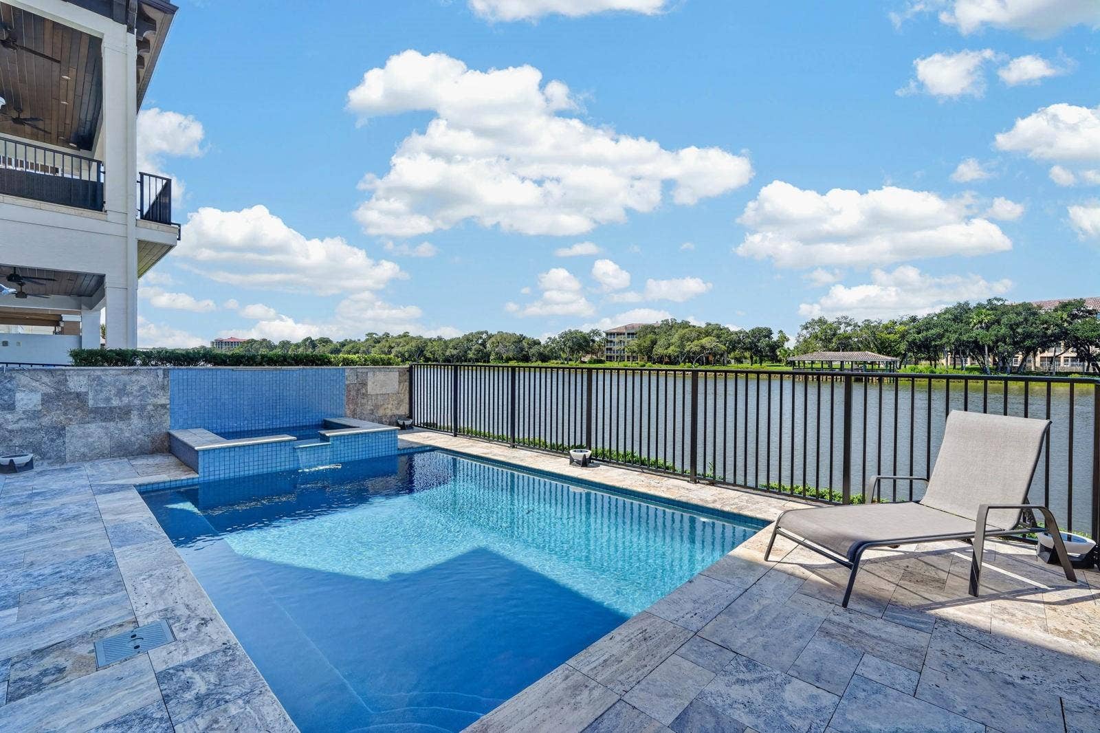 304 YACHT HARBOR DRIVE, Palm Coast, FL 32137 This is the kind of space that never grows old.