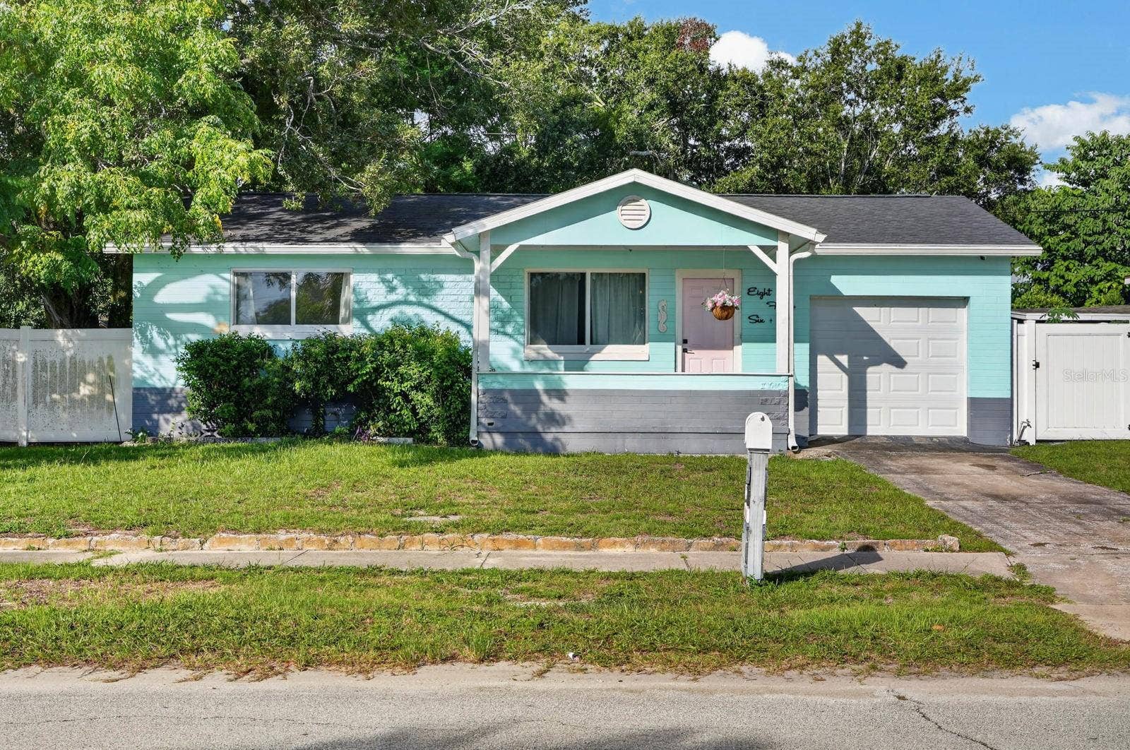 856 BERKSHIRE ROAD, Daytona Beach, FL 32117 856 BERKSHIRE ROAD, Daytona Beach, FL 32117