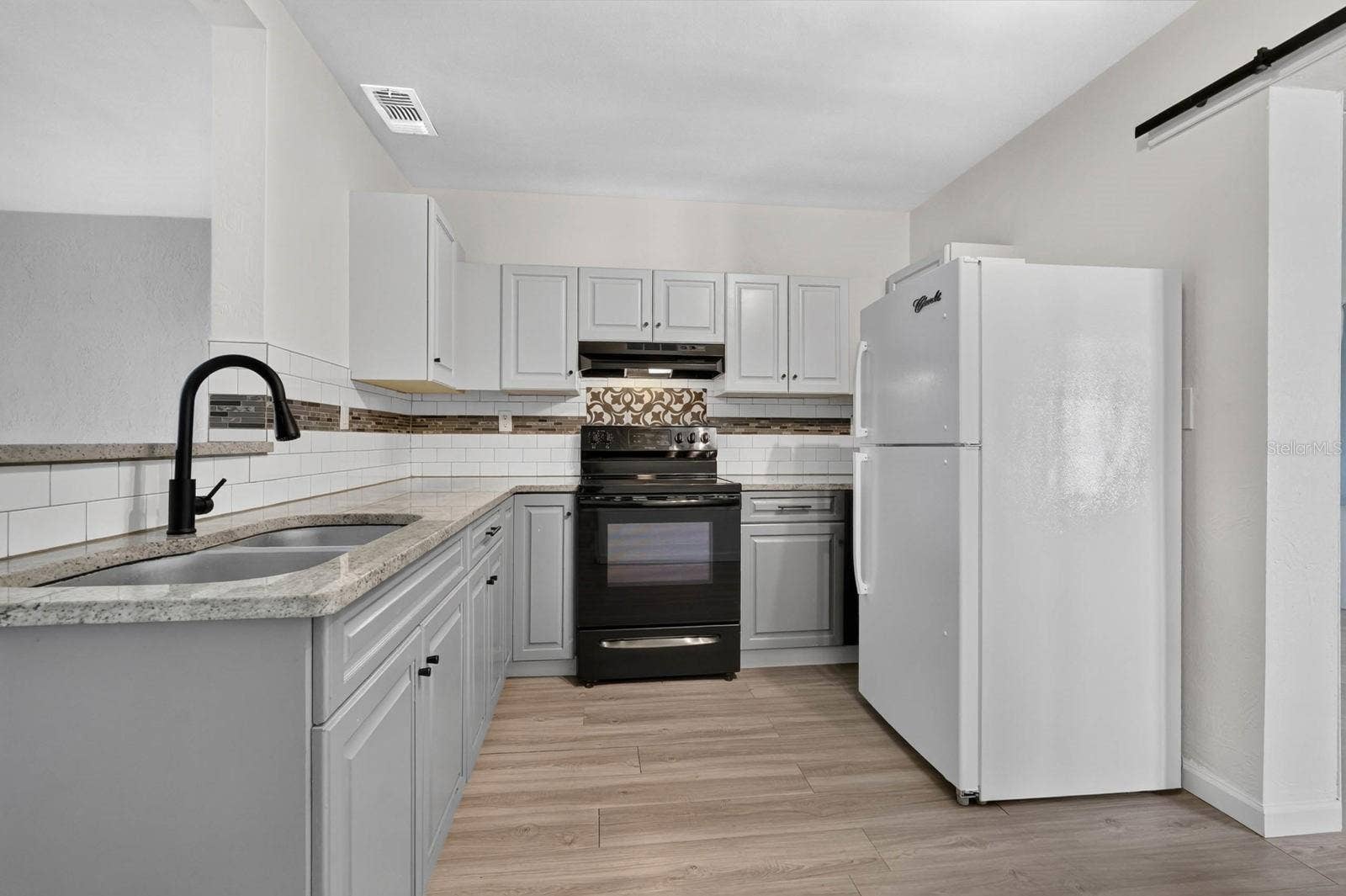 856 BERKSHIRE ROAD, Daytona Beach, FL 32117 856 BERKSHIRE ROAD, Daytona Beach, FL 32117