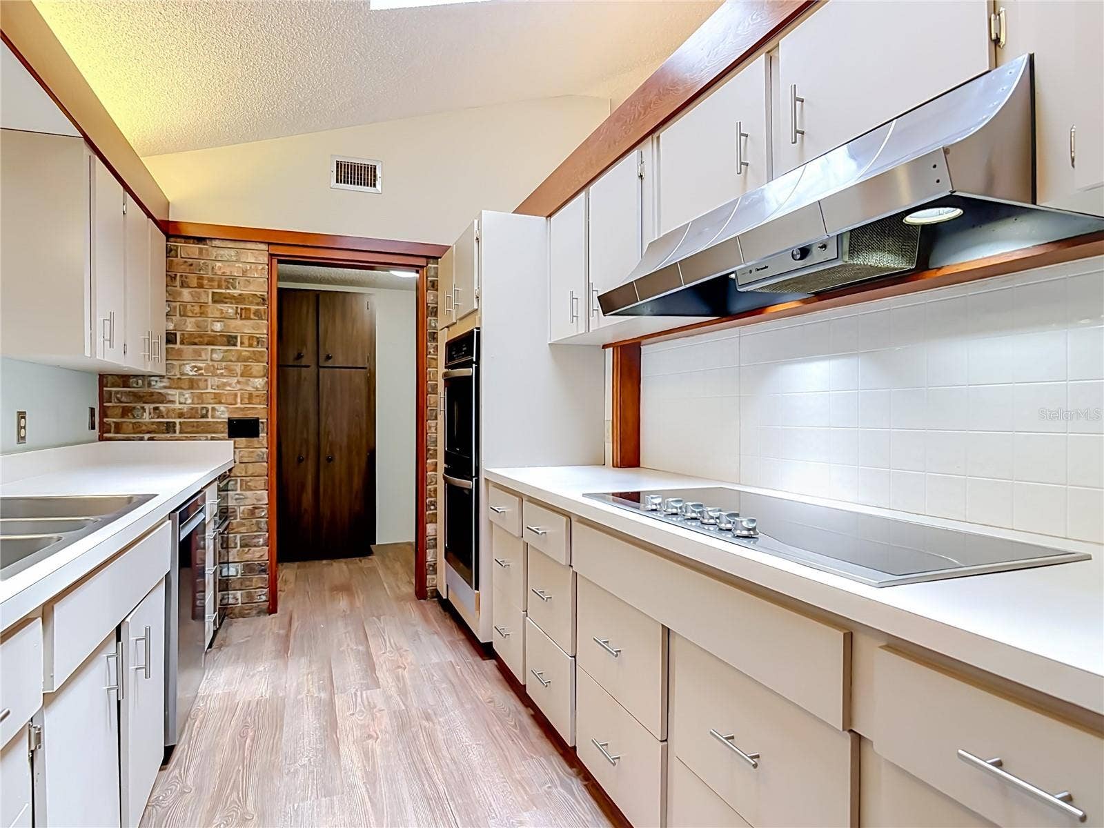 1032 VALLEY FORGE ROAD, Deland, FL 32720 1032 VALLEY FORGE ROAD, Deland, FL 32720