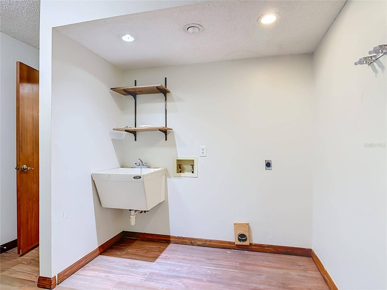 1032 VALLEY FORGE ROAD, Deland, FL 32720 1032 VALLEY FORGE ROAD, Deland, FL 32720