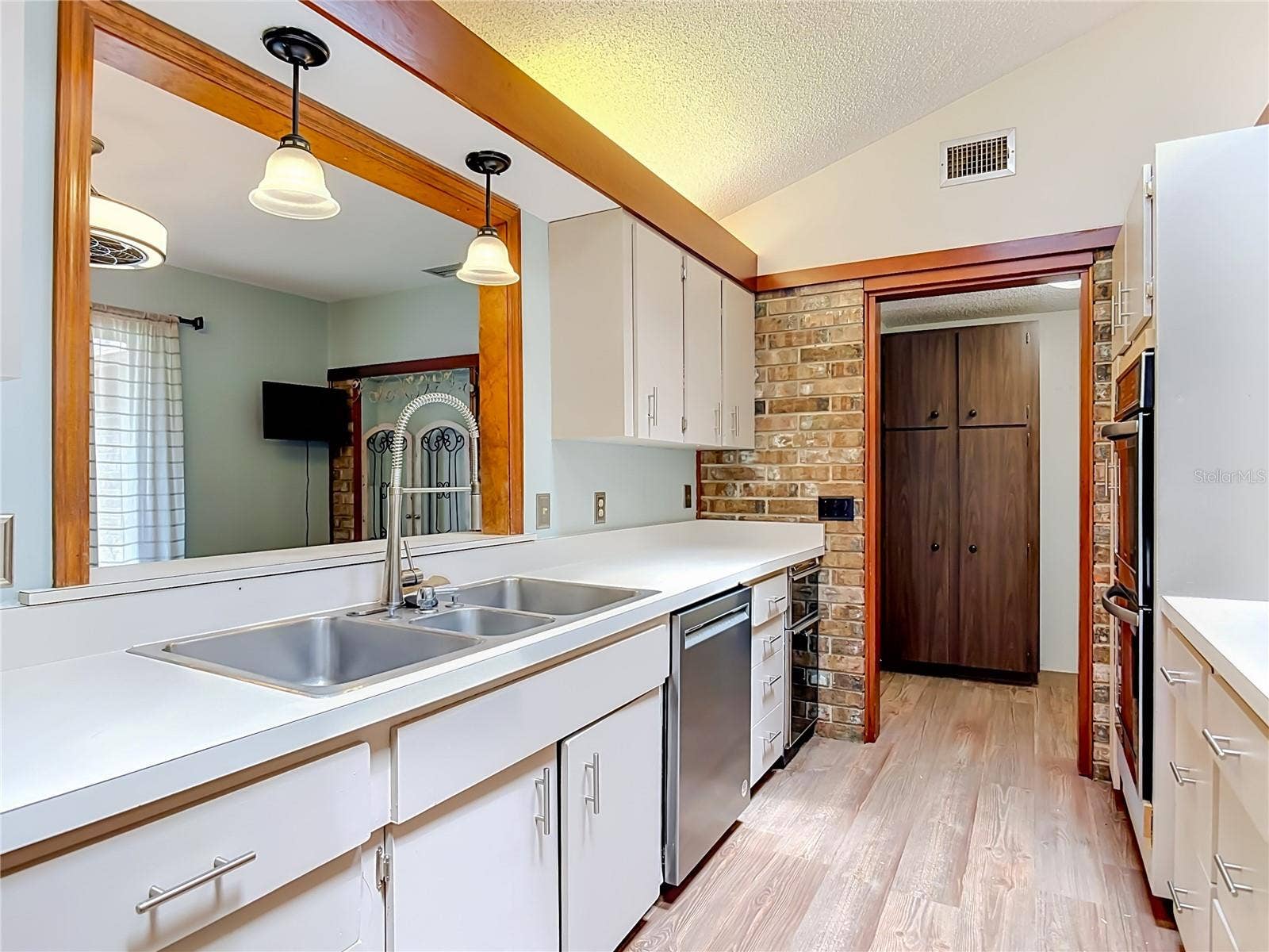 1032 VALLEY FORGE ROAD, Deland, FL 32720 1032 VALLEY FORGE ROAD, Deland, FL 32720