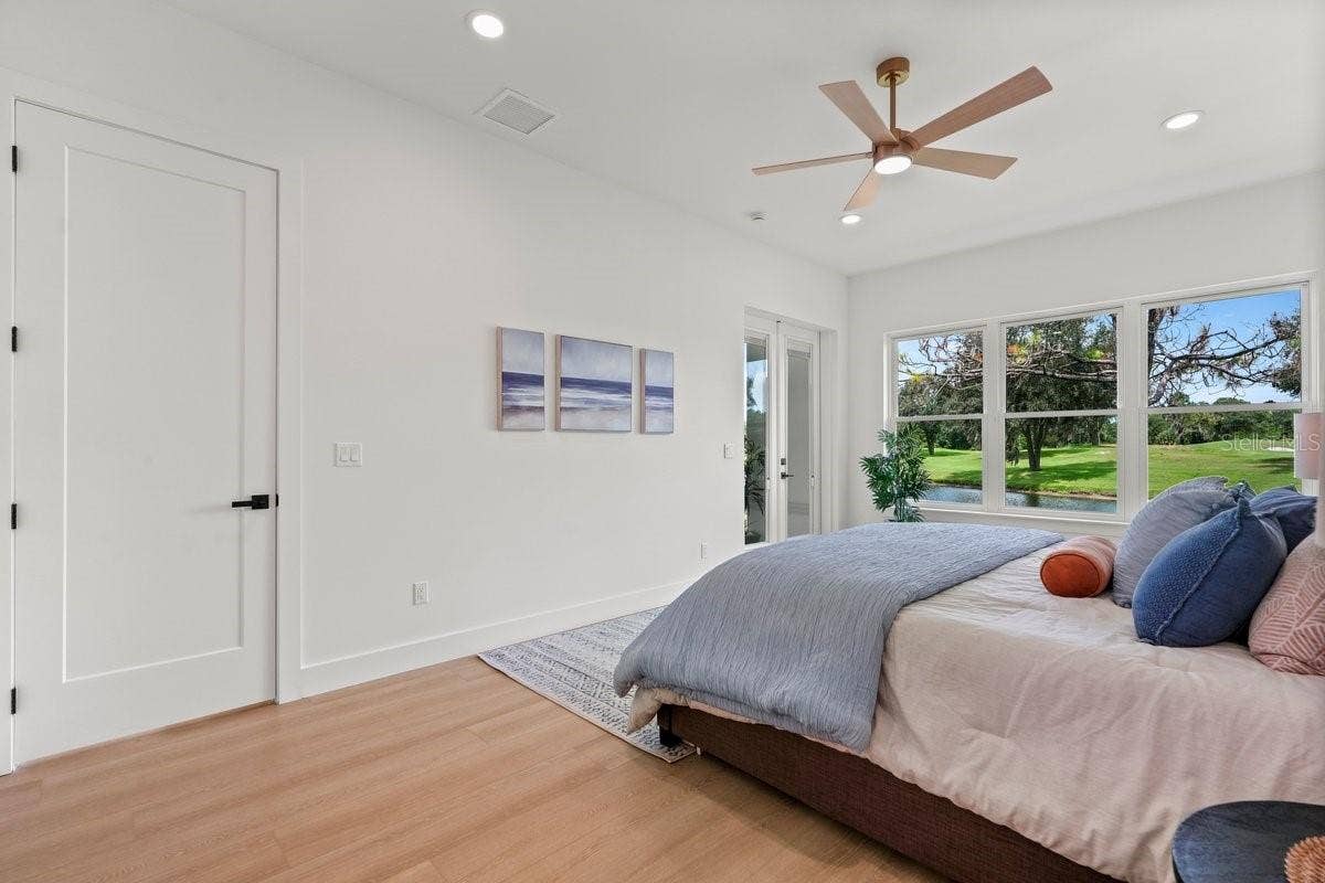 Primary Suite: Bedroom