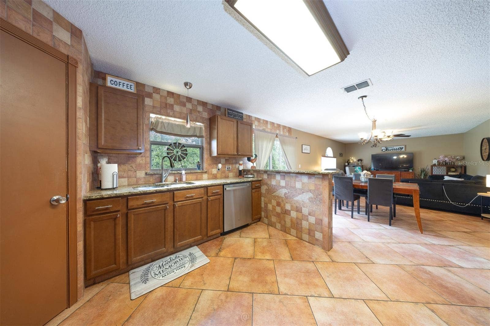 17 PINELL LANE, Palm Coast, FL 32164 17 PINELL LANE, Palm Coast, FL 32164