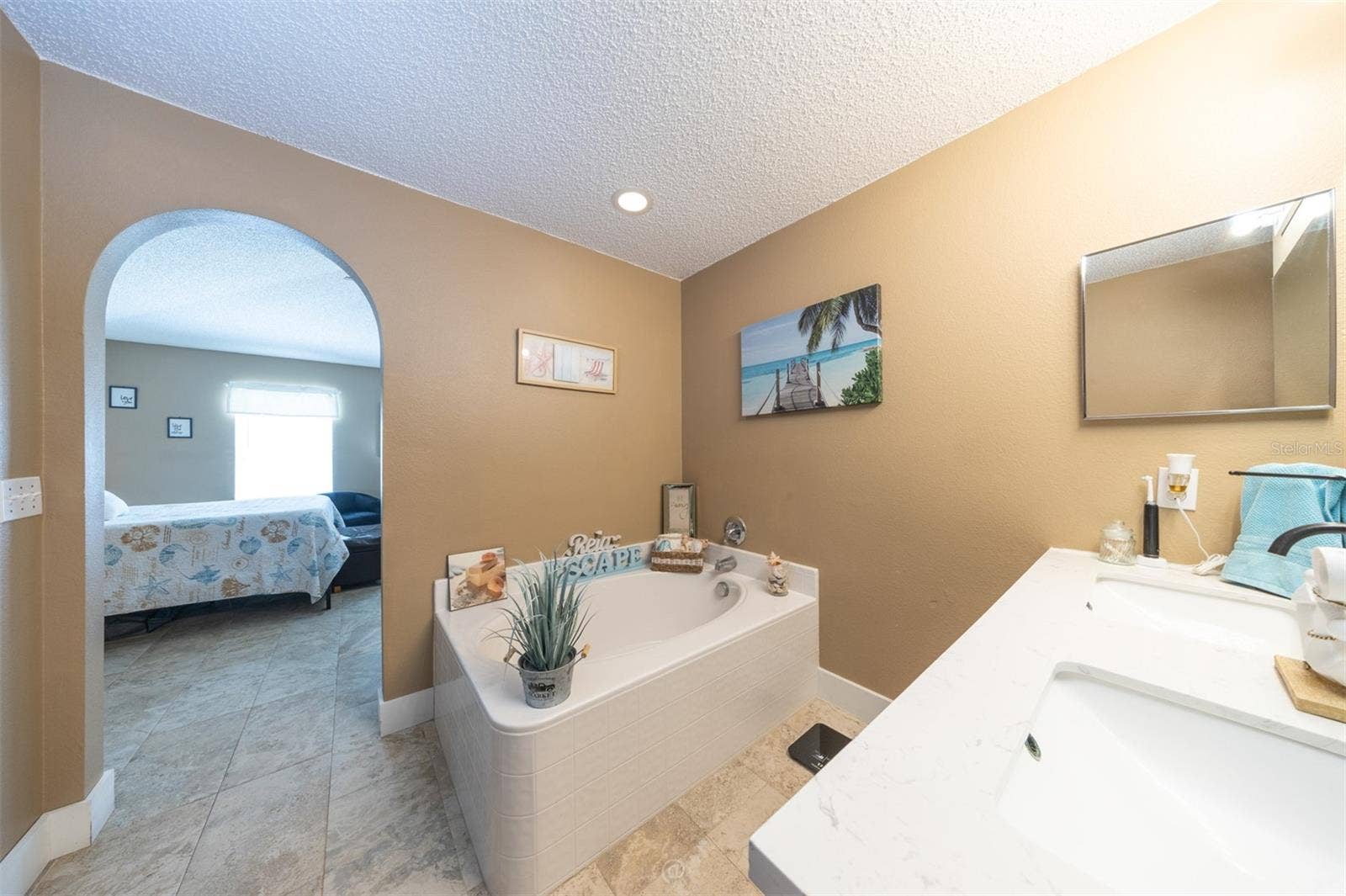 17 PINELL LANE, Palm Coast, FL 32164 17 PINELL LANE, Palm Coast, FL 32164