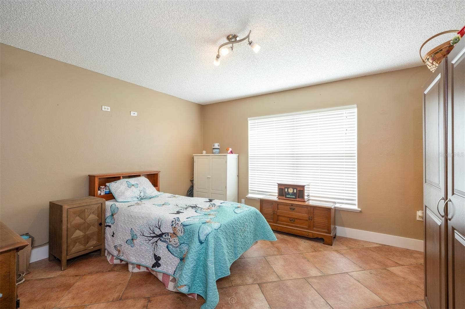 17 PINELL LANE, Palm Coast, FL 32164 17 PINELL LANE, Palm Coast, FL 32164