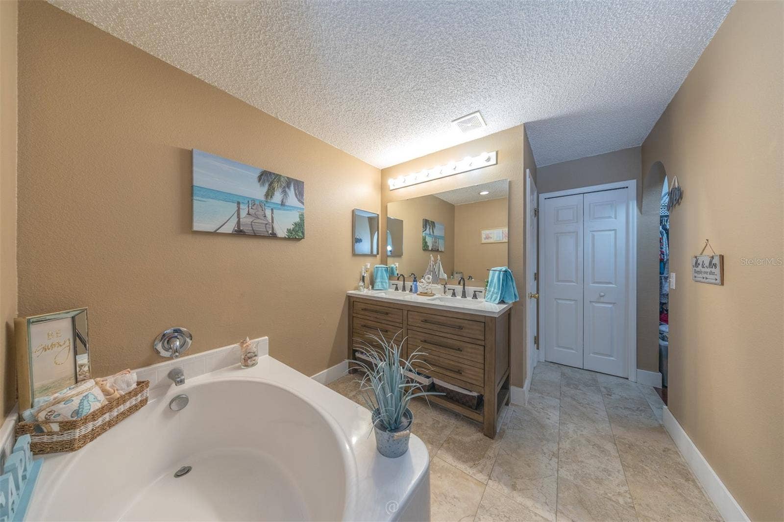 17 PINELL LANE, Palm Coast, FL 32164 17 PINELL LANE, Palm Coast, FL 32164