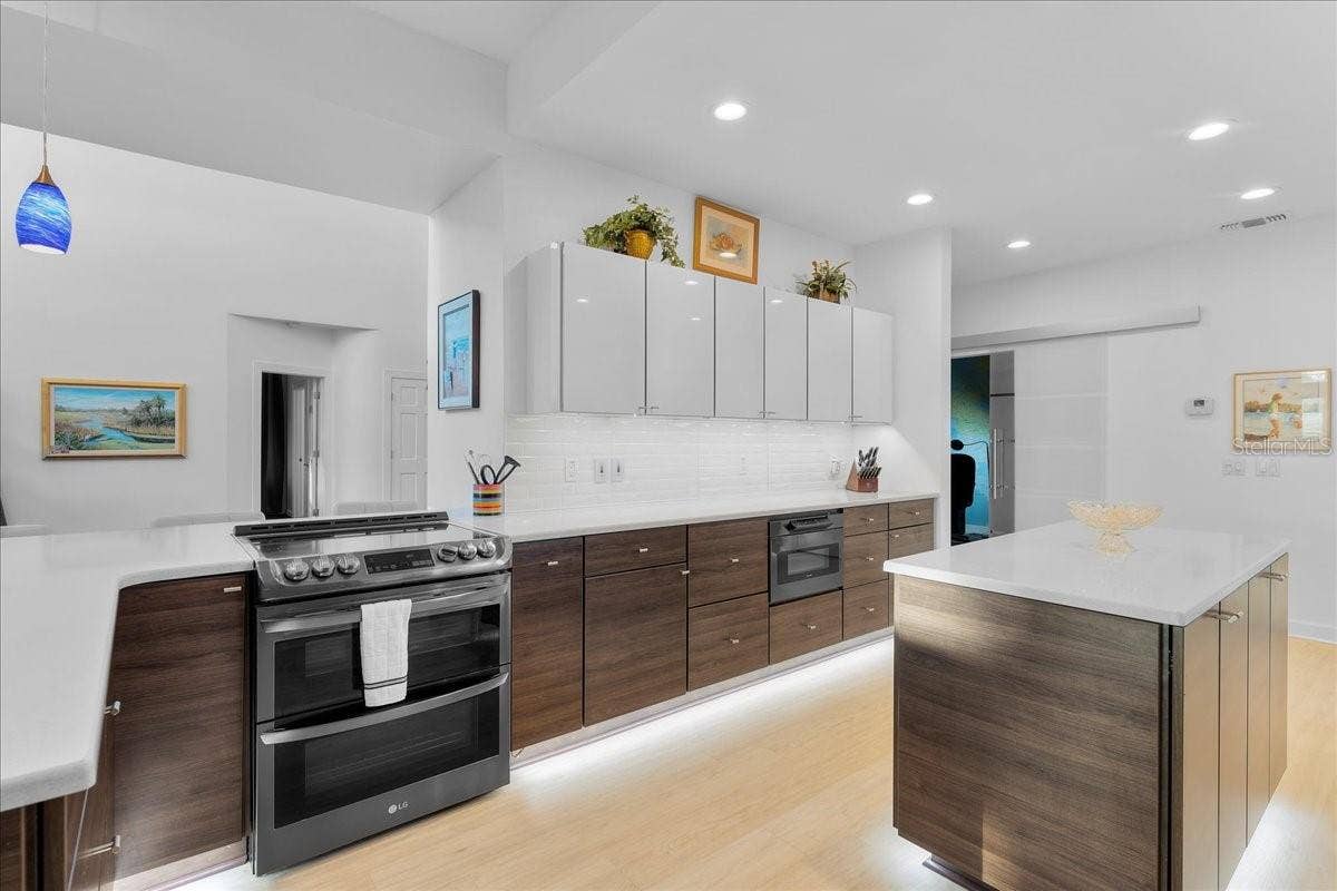 13 BAY POINT DRIVE, Ormond Beach, FL 32174