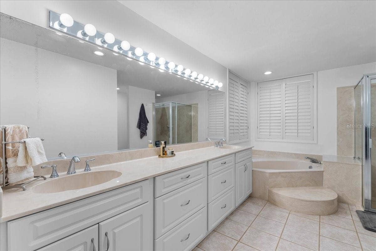 13 BAY POINT DRIVE, Ormond Beach, FL 32174
