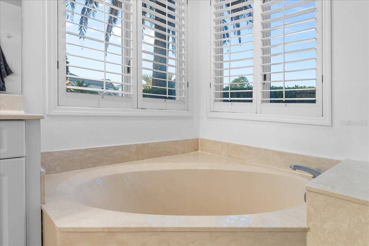 13 BAY POINT DRIVE, Ormond Beach, FL 32174