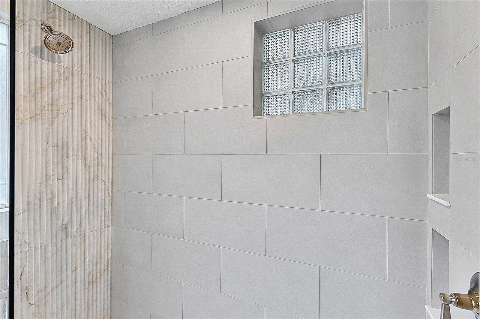 17 GRANDVIEW DRIVE, Palm Coast, FL 32137 Tiled shower with inserts