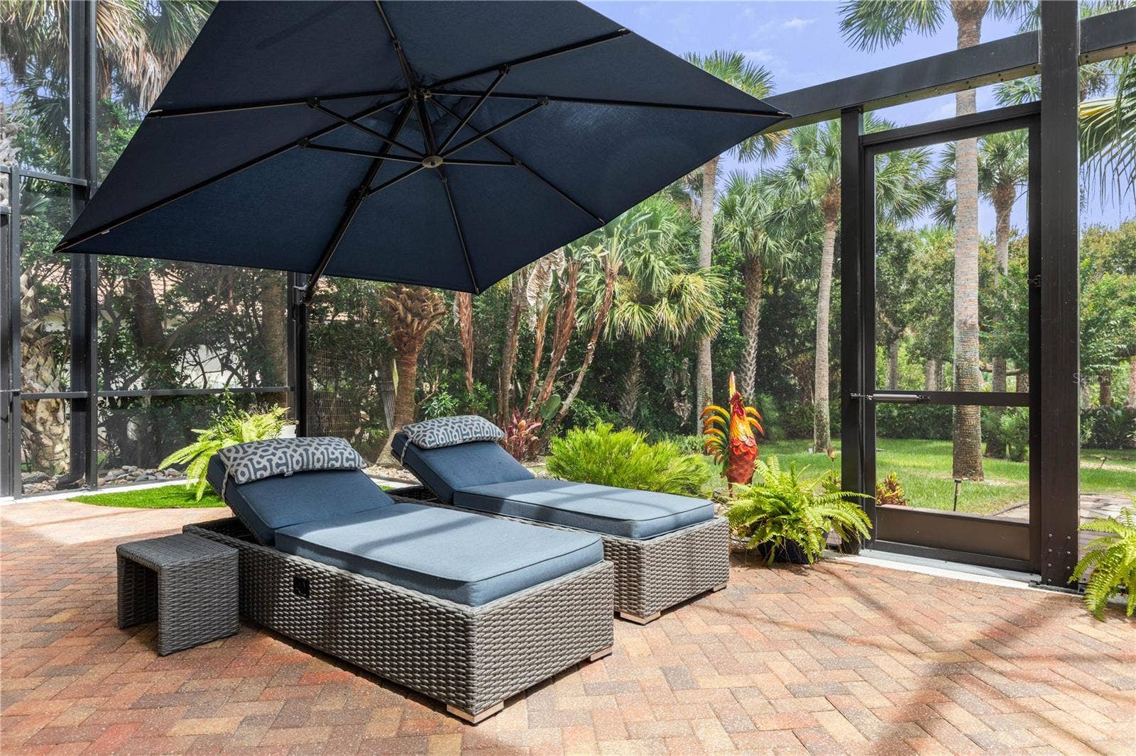 Your own sun-drenched escapestretch out poolside with a good book, a cold drink, and nothing on the agenda but enjoying the day.