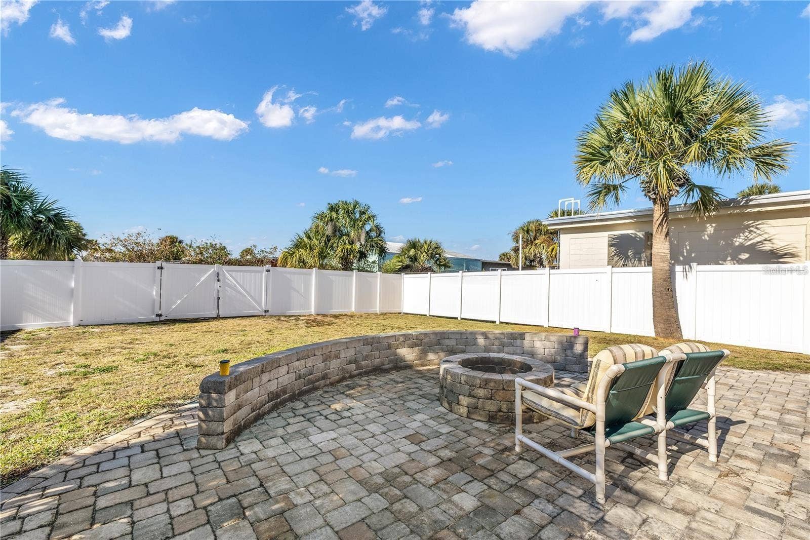 212 S DAYTONA AVENUE, Flagler Beach, FL 32136