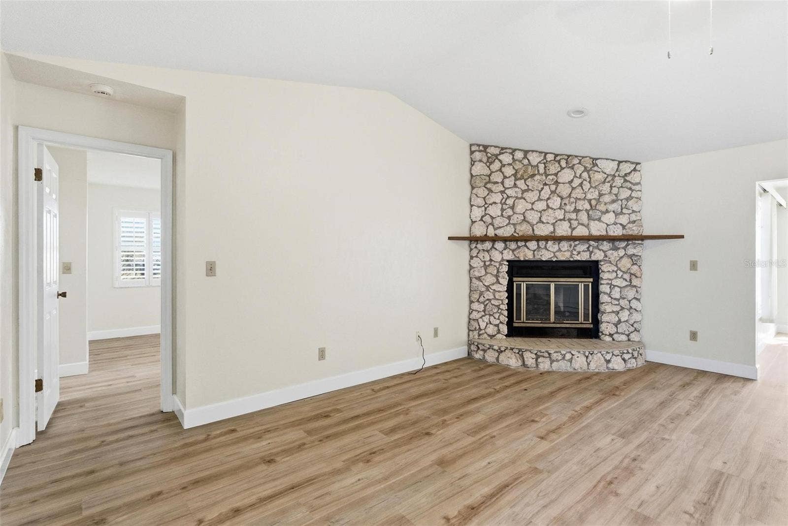 33 E SEA HARBOR, Ormond Beach, FL 32174 33 E SEA HARBOR, Ormond Beach, FL 32174
