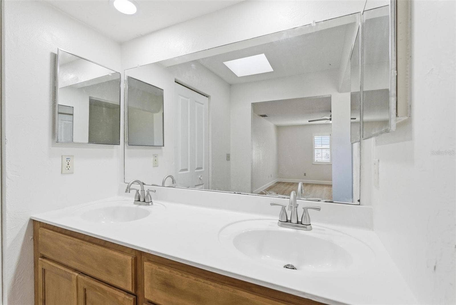33 E SEA HARBOR, Ormond Beach, FL 32174 33 E SEA HARBOR, Ormond Beach, FL 32174