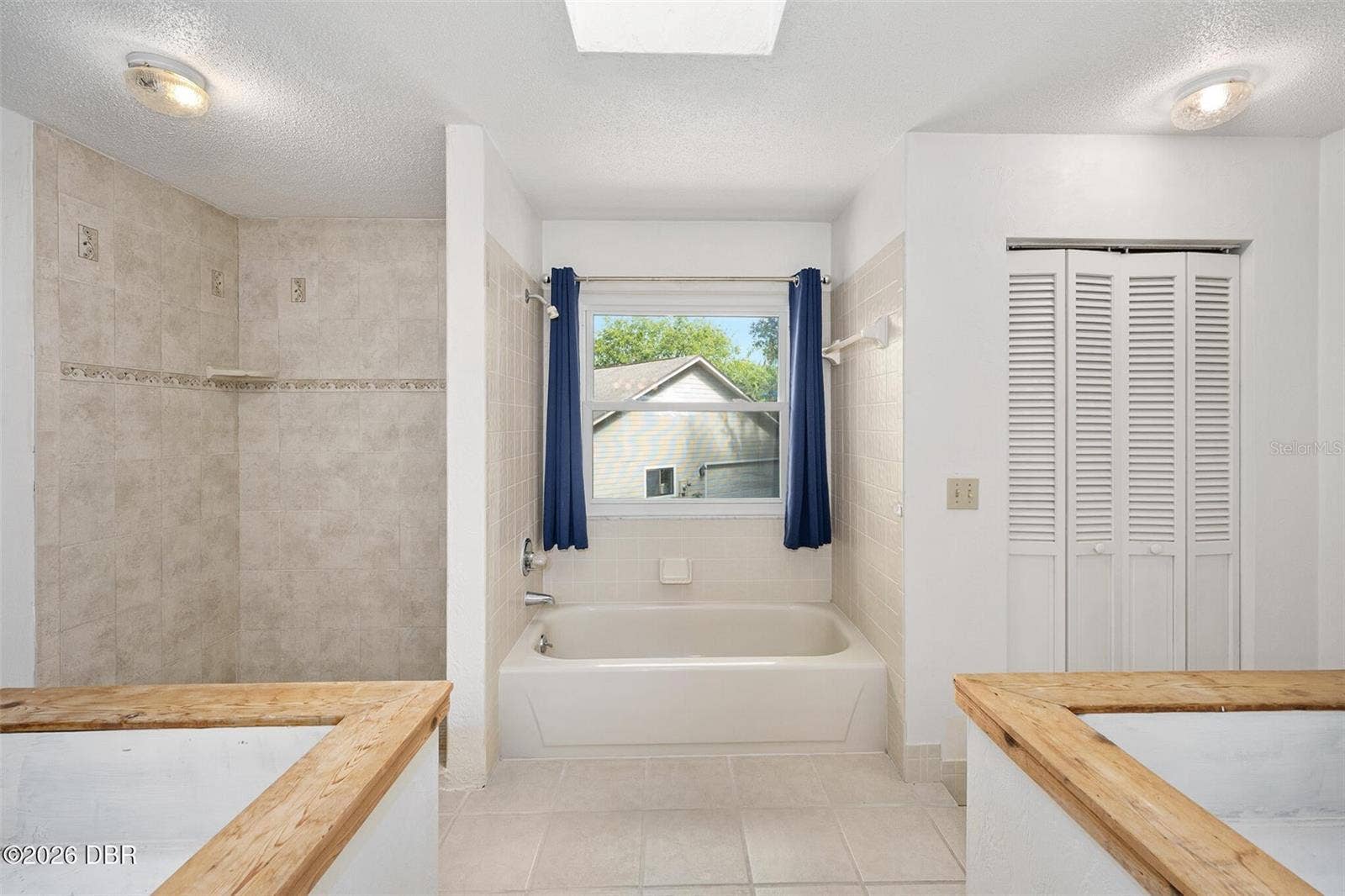 7 WATERFRONT COURT, Ormond Beach, FL 32174 7 WATERFRONT COURT, Ormond Beach, FL 32174