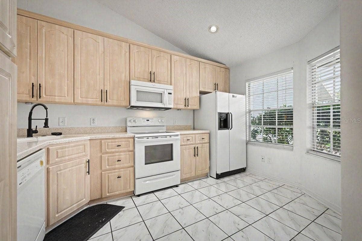 4574 WANDERING OAKS COURT, Jacksonville, FL 32257 4574 WANDERING OAKS COURT, Jacksonville, FL 32257