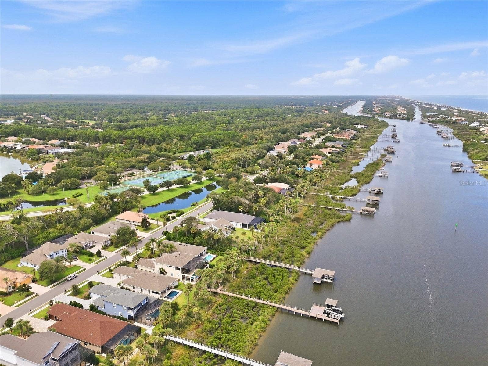 27 S RIVERWALK DRIVE, Palm Coast, FL 32137 27 S RIVERWALK DRIVE, Palm Coast, FL 32137