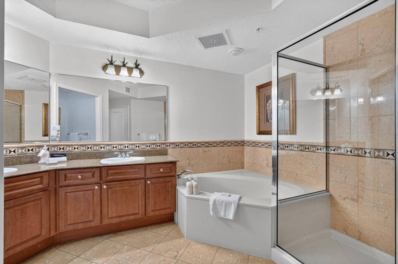 200 OCEAN CREST DRIVE, #813, Palm Coast, FL 32137 200 OCEAN CREST DRIVE, #813, Palm Coast, FL 32137