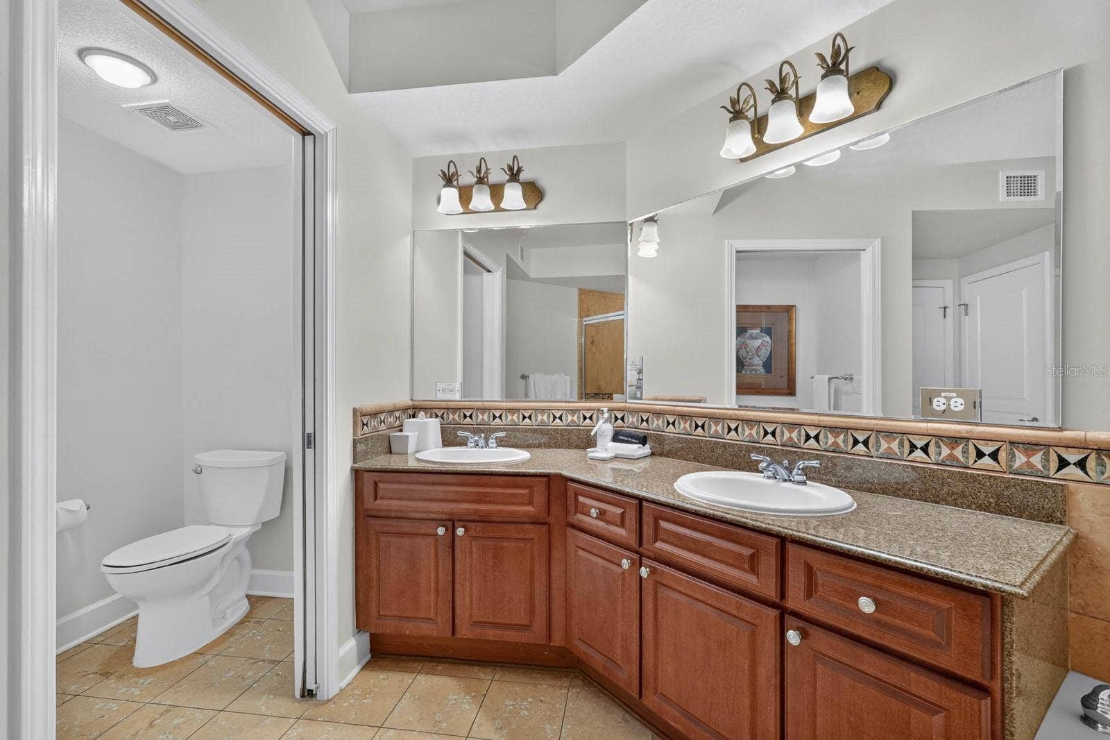 200 OCEAN CREST DRIVE, #813, Palm Coast, FL 32137 200 OCEAN CREST DRIVE, #813, Palm Coast, FL 32137