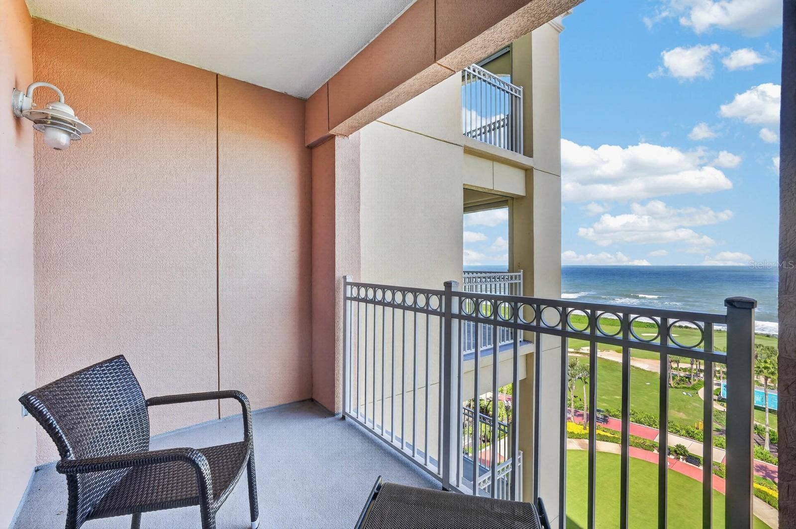 200 OCEAN CREST DRIVE, #813, Palm Coast, FL 32137 200 OCEAN CREST DRIVE, #813, Palm Coast, FL 32137