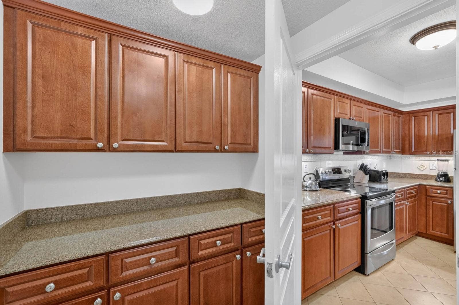 200 OCEAN CREST DRIVE, #813, Palm Coast, FL 32137 200 OCEAN CREST DRIVE, #813, Palm Coast, FL 32137