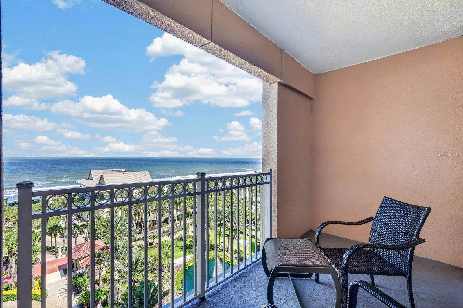 200 OCEAN CREST DRIVE, #813, Palm Coast, FL 32137 200 OCEAN CREST DRIVE, #813, Palm Coast, FL 32137