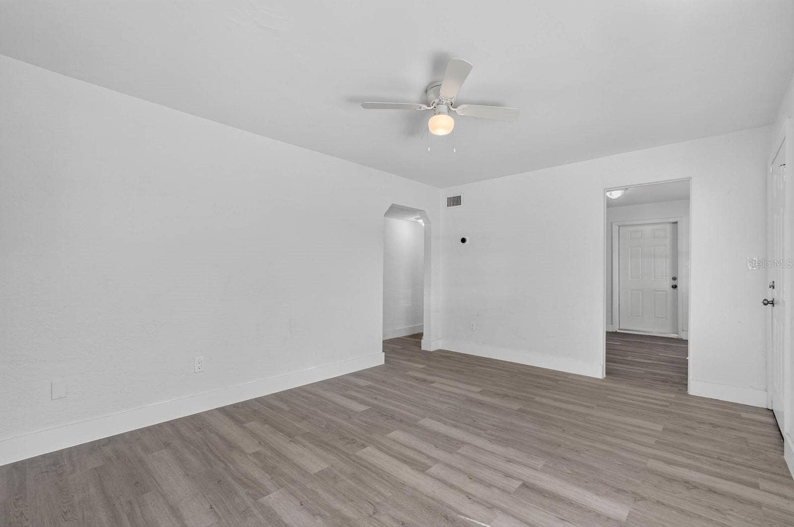 2425 ANASTASIA DRIVE, South Daytona, FL 32119 2425 ANASTASIA DRIVE, South Daytona, FL 32119