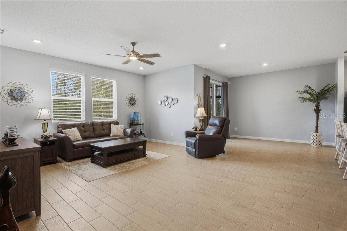 15 WANDERING CREEK WAY, Palm Coast, FL 32164 15 WANDERING CREEK WAY, Palm Coast, FL 32164