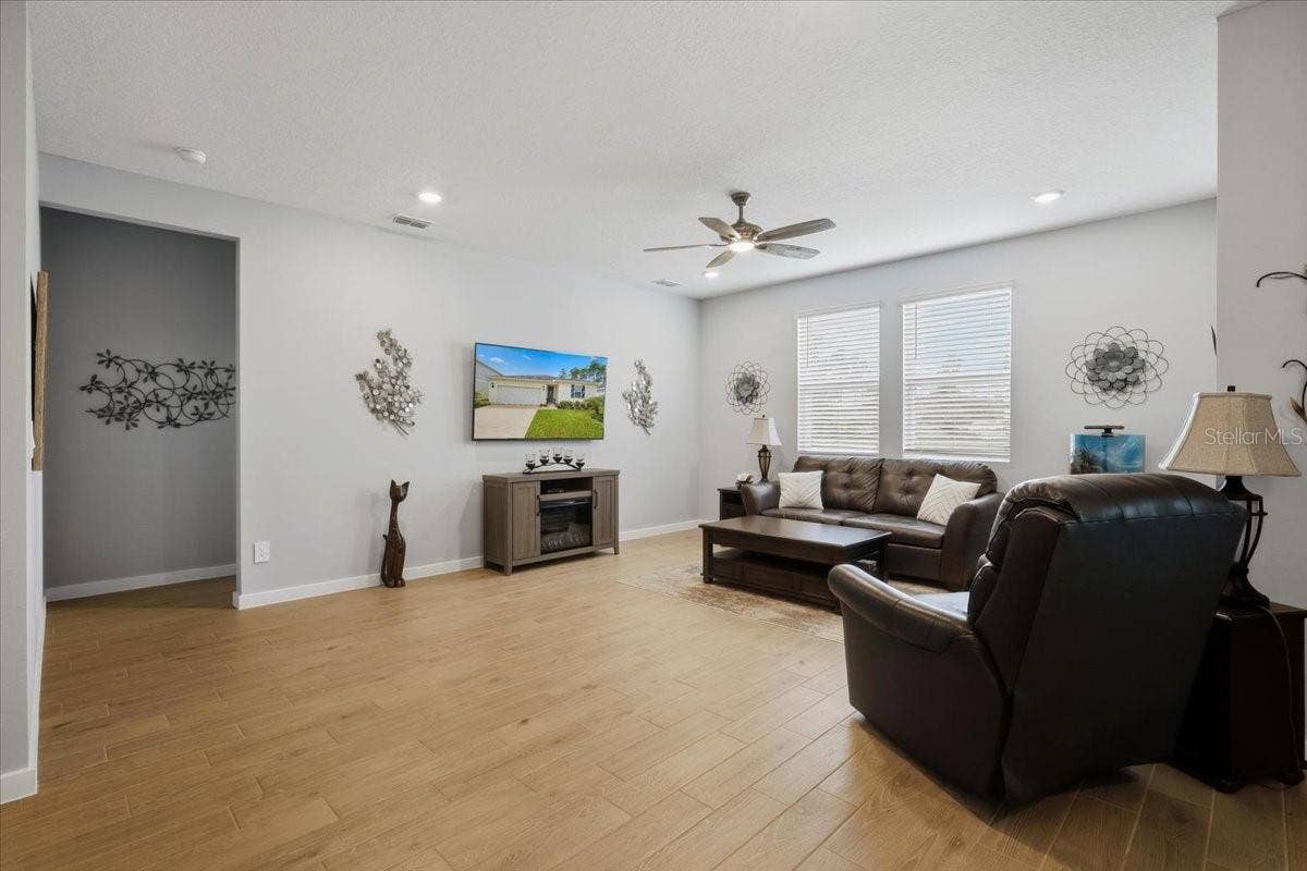 15 WANDERING CREEK WAY, Palm Coast, FL 32164 15 WANDERING CREEK WAY, Palm Coast, FL 32164