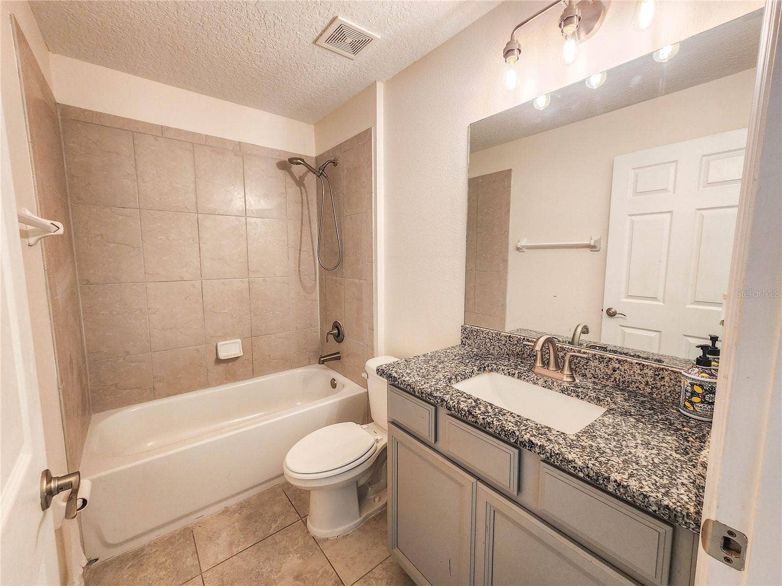100 BOULDER ROCK DRIVE, Palm Coast, FL 32137 Bathroom 2