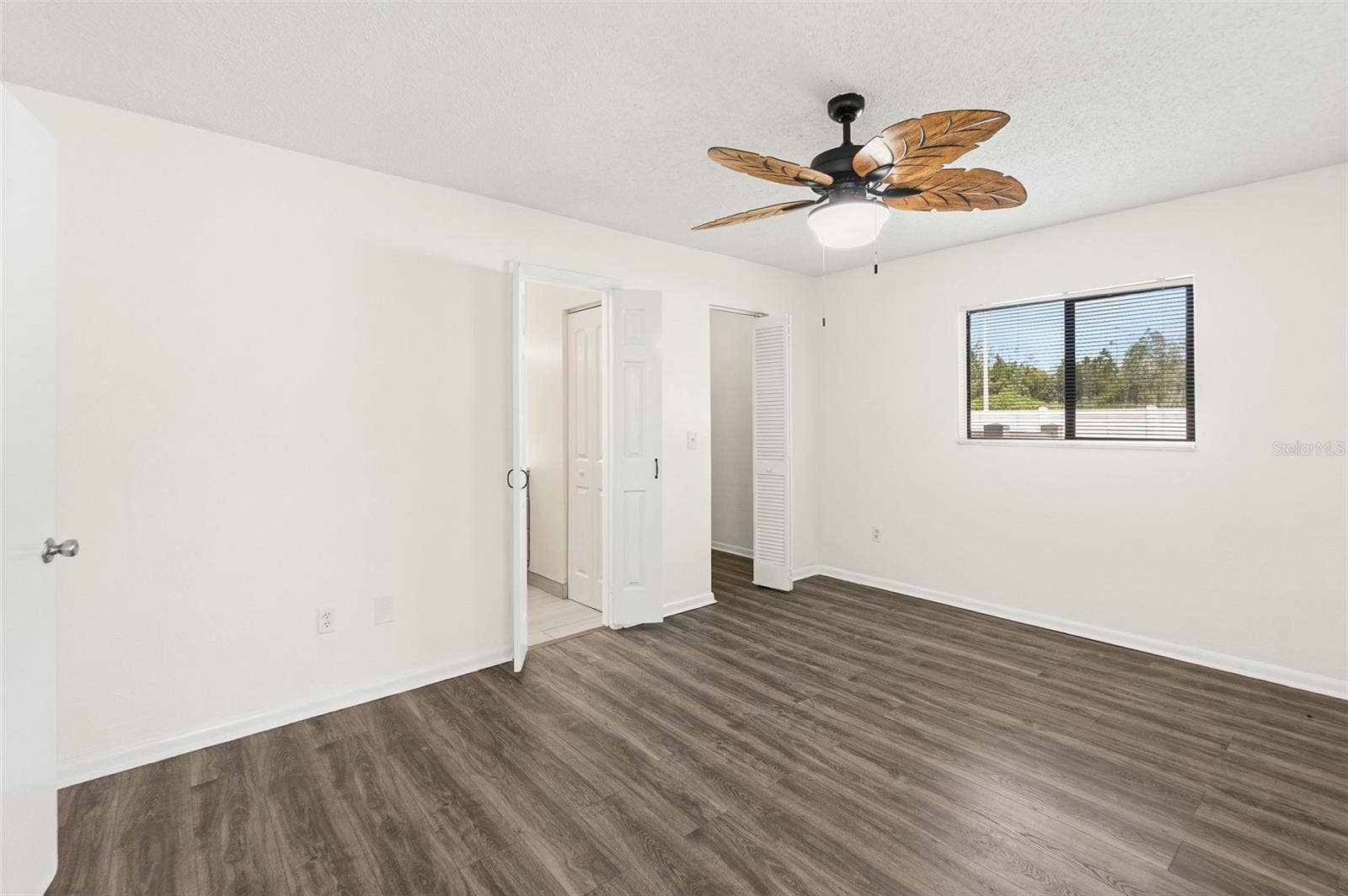 38 E DIAMOND DRIVE, Palm Coast, FL 32164 38 E DIAMOND DRIVE, Palm Coast, FL 32164