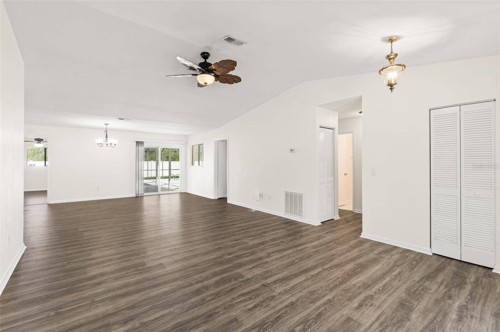 38 E DIAMOND DRIVE, Palm Coast, FL 32164 38 E DIAMOND DRIVE, Palm Coast, FL 32164