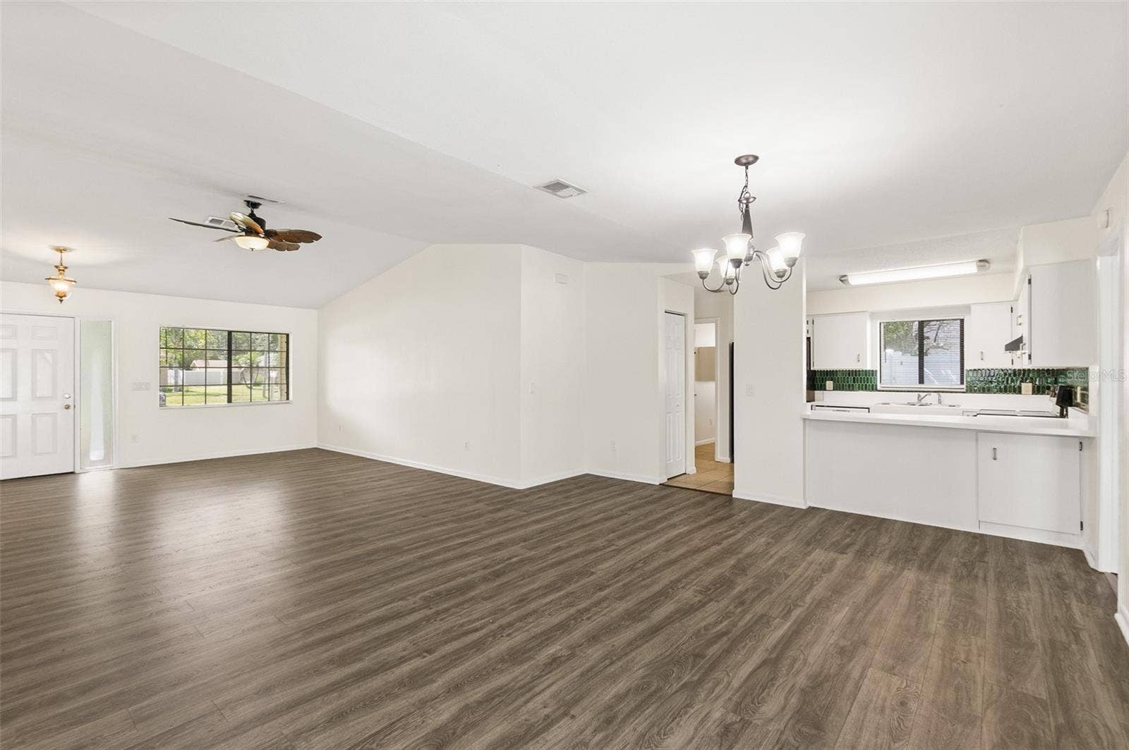 38 E DIAMOND DRIVE, Palm Coast, FL 32164 38 E DIAMOND DRIVE, Palm Coast, FL 32164