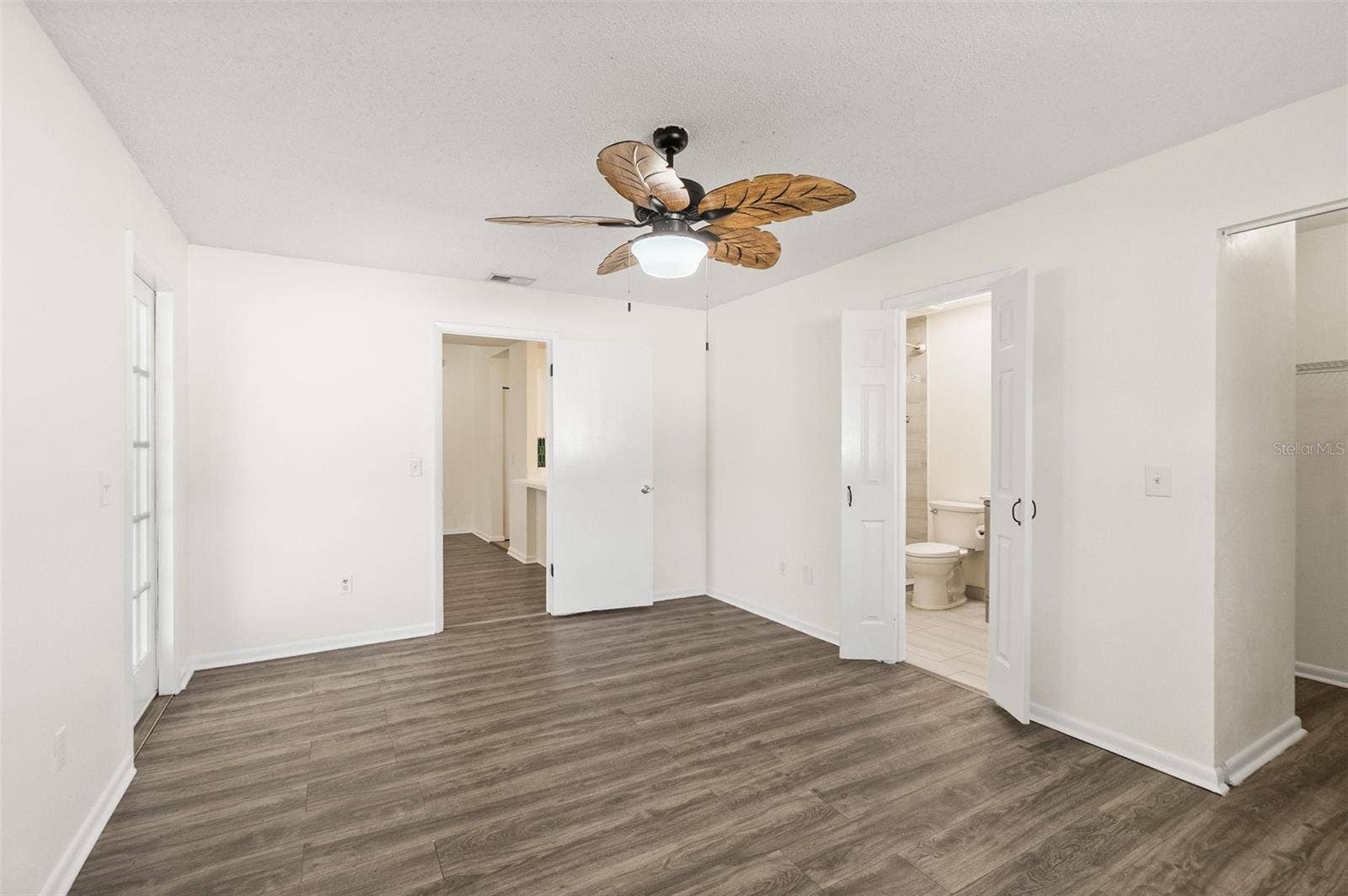 38 E DIAMOND DRIVE, Palm Coast, FL 32164 38 E DIAMOND DRIVE, Palm Coast, FL 32164