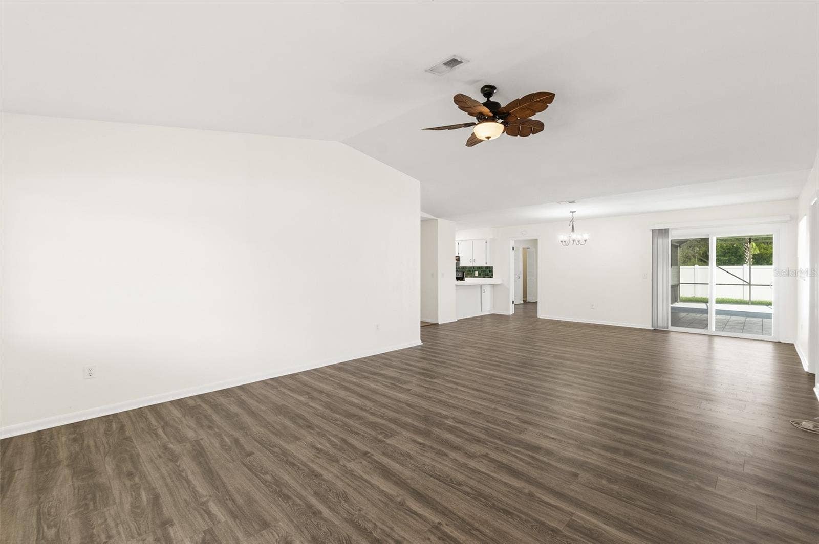 38 E DIAMOND DRIVE, Palm Coast, FL 32164 38 E DIAMOND DRIVE, Palm Coast, FL 32164