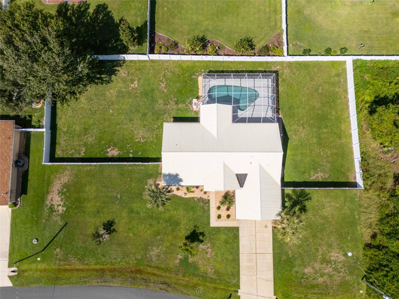 RARE Double lot + pool + new fence all the way around