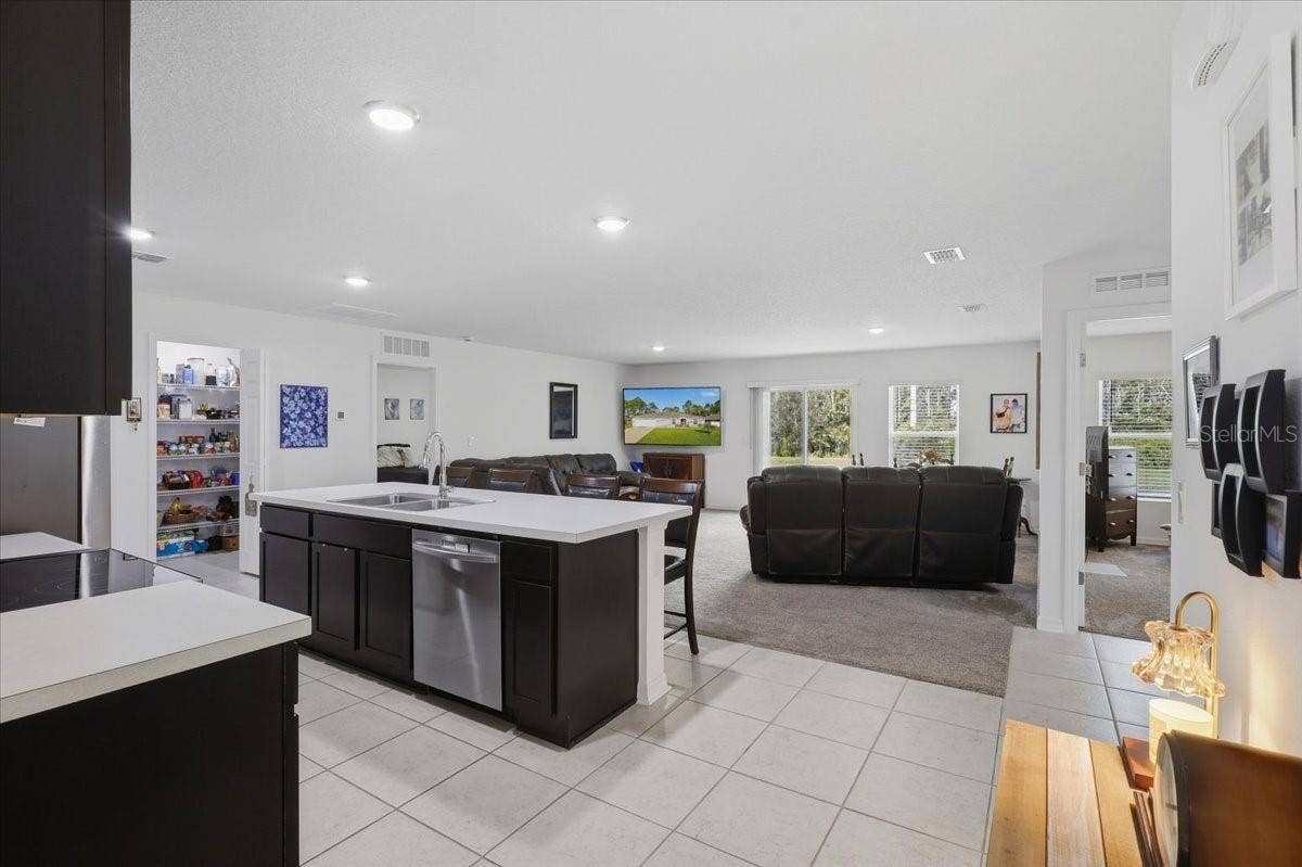 7 UNIVERSAL TRAIL, Palm Coast, FL 32164 7 UNIVERSAL TRAIL, Palm Coast, FL 32164