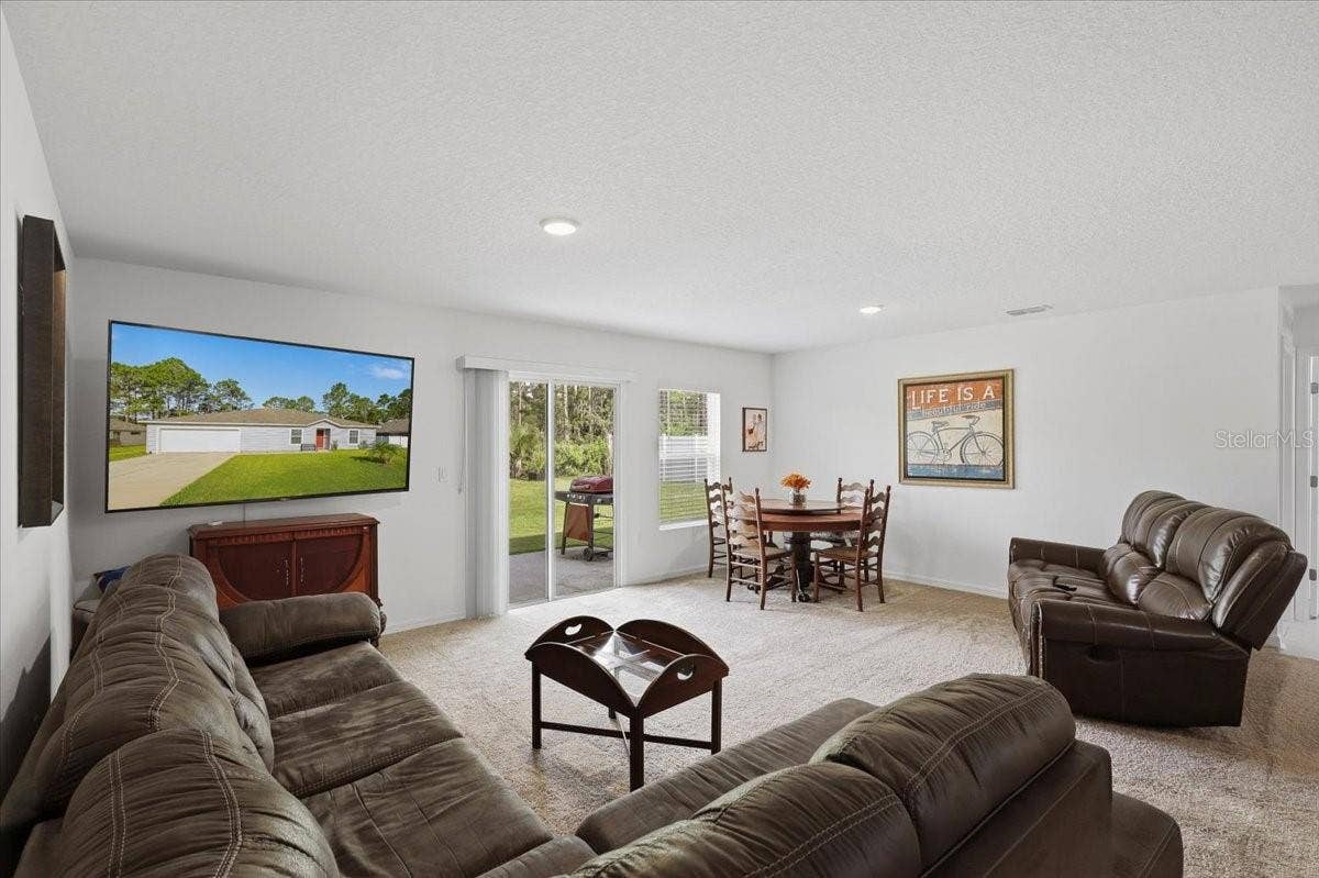 7 UNIVERSAL TRAIL, Palm Coast, FL 32164 7 UNIVERSAL TRAIL, Palm Coast, FL 32164