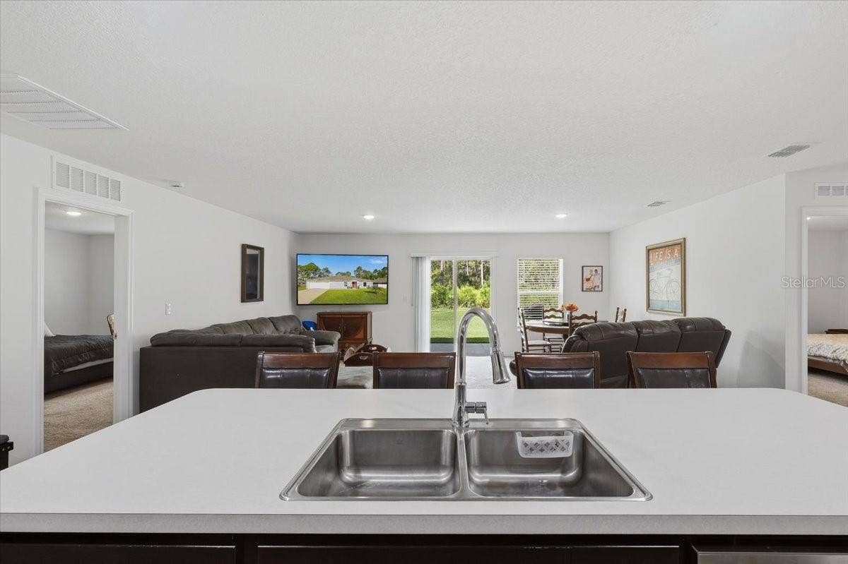 7 UNIVERSAL TRAIL, Palm Coast, FL 32164 7 UNIVERSAL TRAIL, Palm Coast, FL 32164
