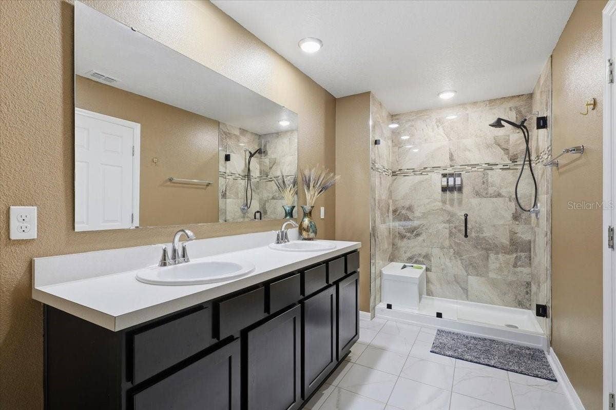 7 UNIVERSAL TRAIL, Palm Coast, FL 32164 Master Bathroom